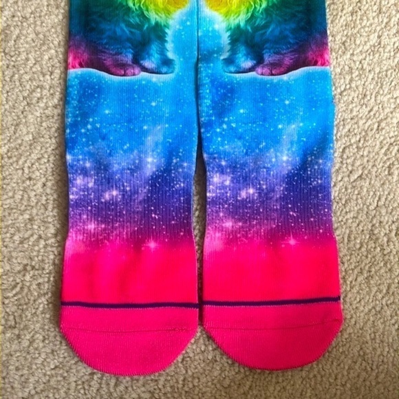 Brand New Hallmark Toe of A Kind Colorful Rainbow Unicorn Kitten Crew Socks - Picture 4 of 9